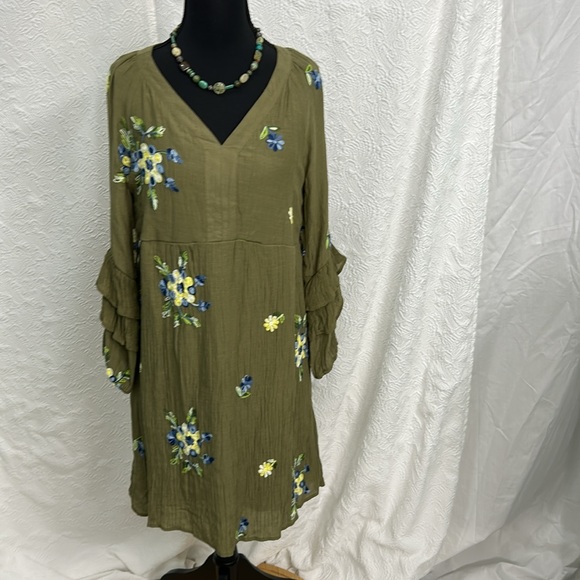 Figueroa & Flower Olive Green  Flower Dress - Picture 3 of 8